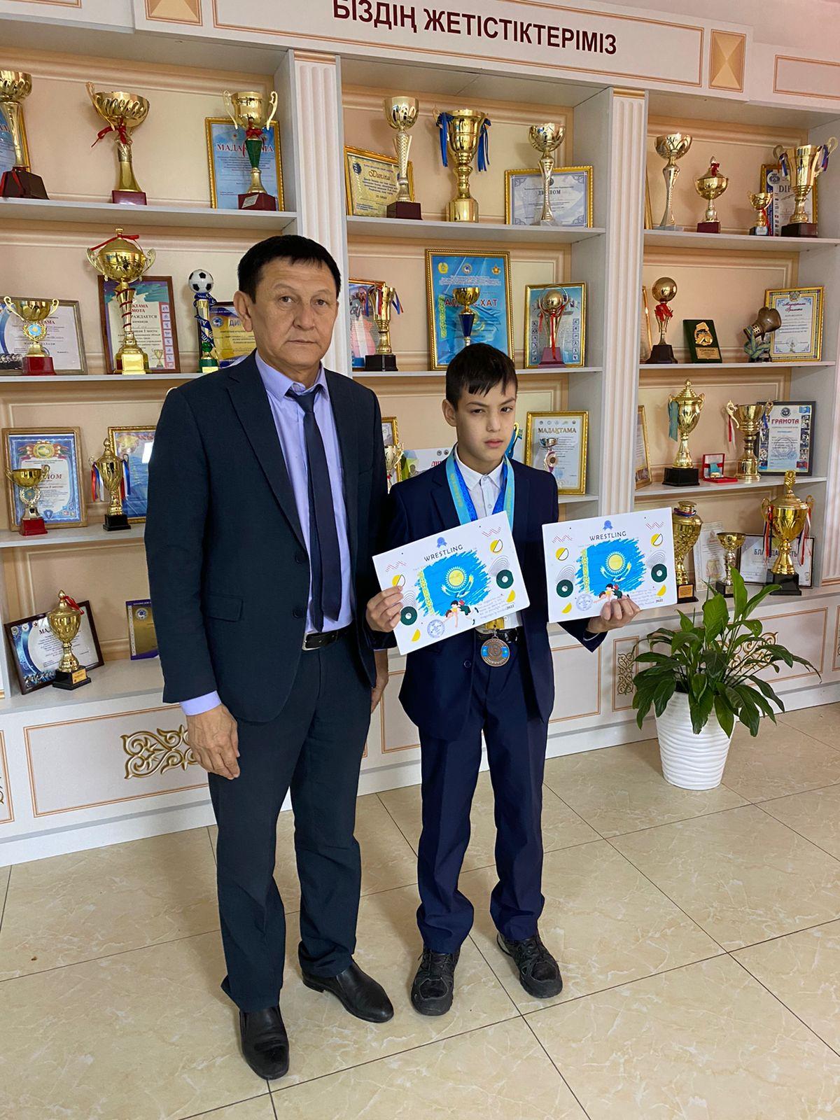Наша гордость ученик нашей школы 6 "в" класса Газиев Анвар занял 3 место по волной борьбе в городских соревнлваниях .