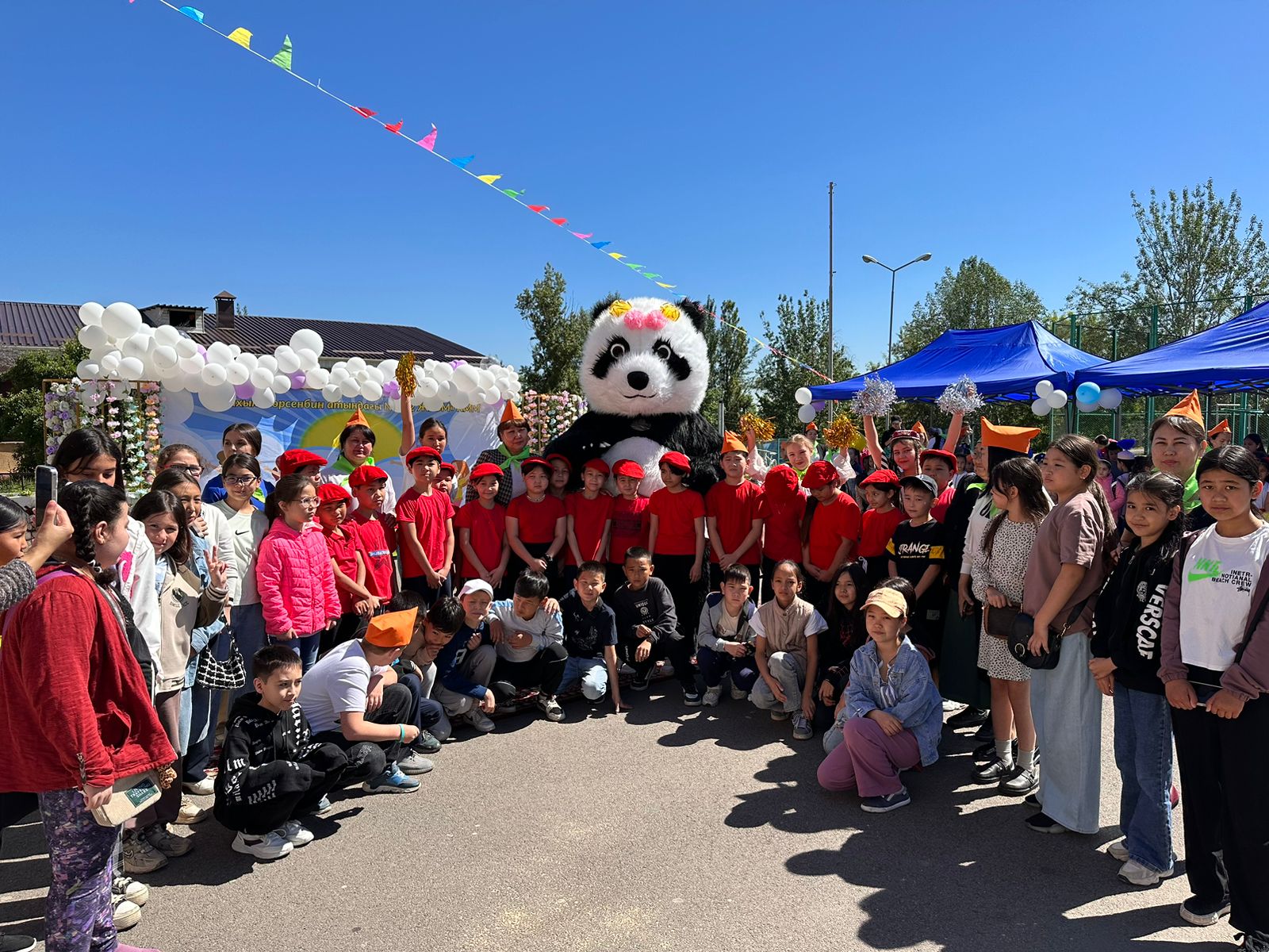 Мектеп жанындағы "Күншуақ "жазғы лагерьінің ашылуы  2023-2024 оқу жылы